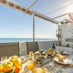 Homeabroad - ático Deluxe With Free Parking Apartamento